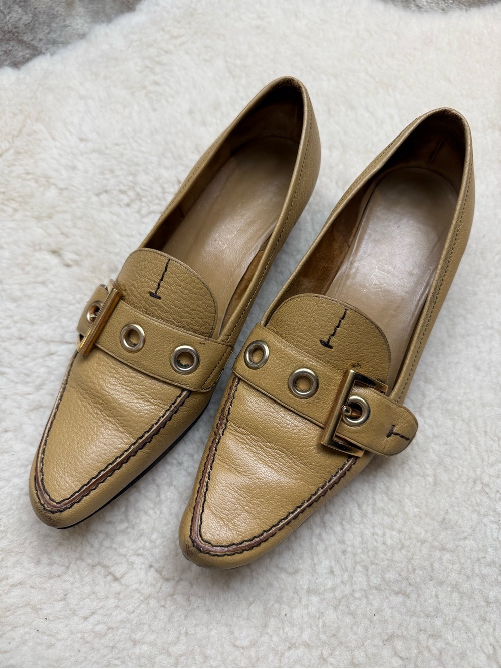 Vintage Y2K Prada Tan Leather Grommet Buckle Kitten Heel Moc Toe Loafers 36.5